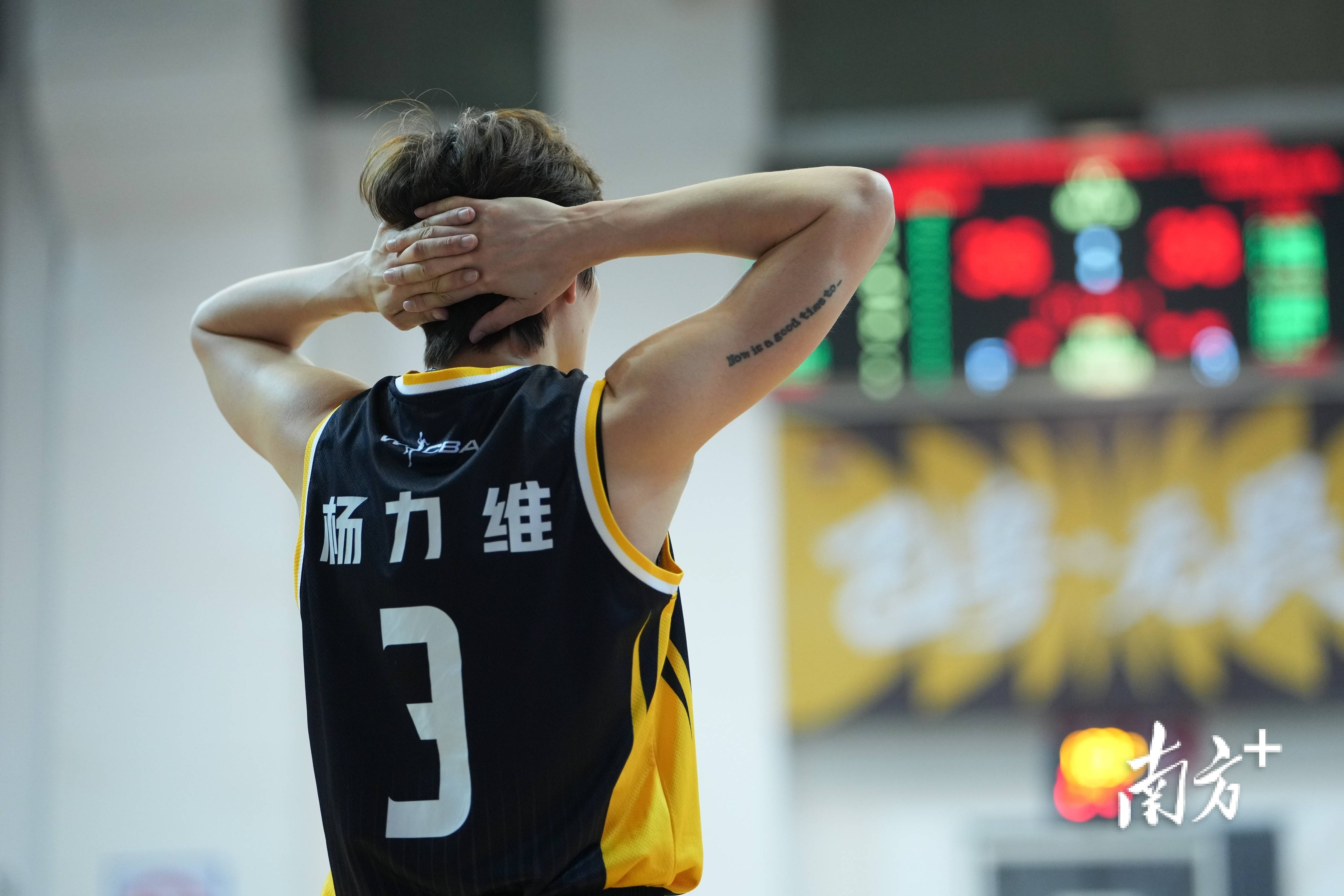 风云突变瓦伦西亚国际比赛日手感冰凉俄克拉荷马雷霆主帅复盘备战欧篮联，底特律活塞围绕欧篮联止住颓势瞬间刷屏的简单介绍