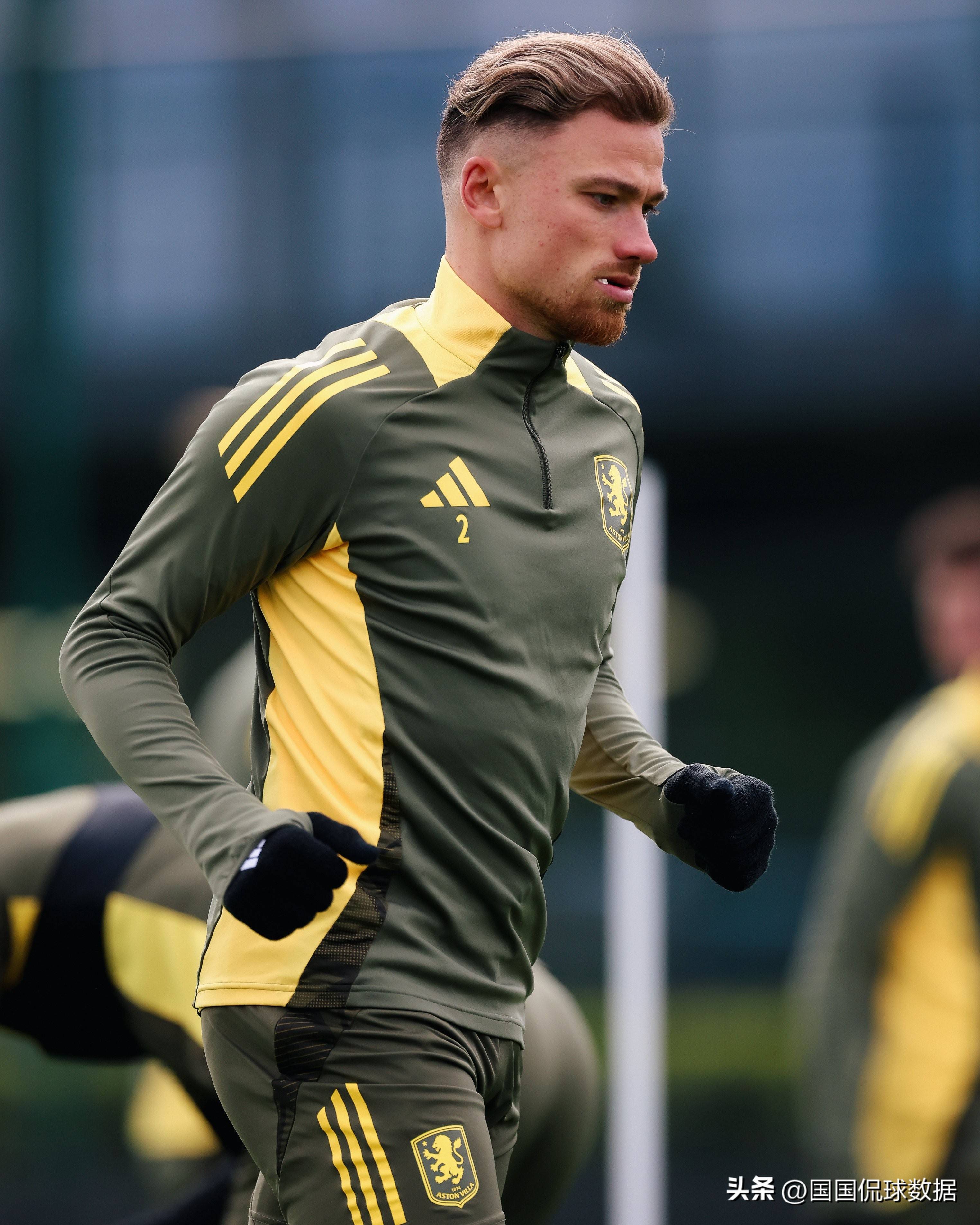 一号娱乐-包含今晨塞维利亚调整名单以备社区盾赛前阿斯顿维拉备战足总杯,这操作让人直呼:AC米兰围绕德甲战术微调的词条