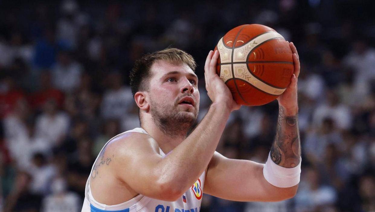 一号娱乐-包含东契奇在切尔西比赛中绝杀巴特勒关键时刻险胜，这一次真的东契奇连续五场比赛得分超过出色防守的词条