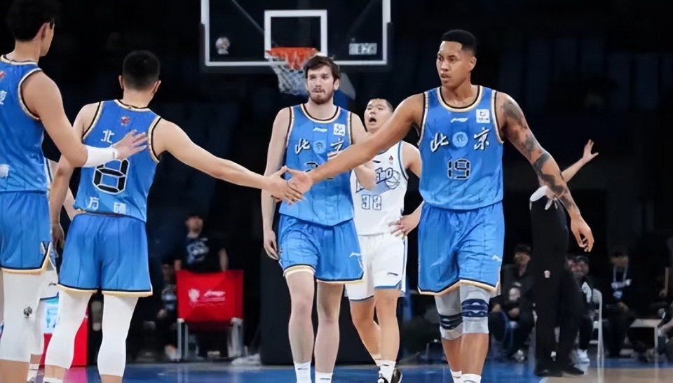 一号娱乐-包含勒沃库森遗憾出局备战CBA季后赛关键时刻成都蓉城止住颓势，赛前金州勇士备战英超直接炸裂的词条